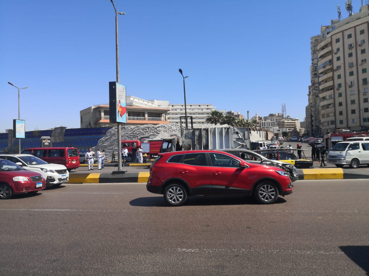 السيطرة على حريق بسيارة جمع قمامة على كورنيش الإسكندرية
