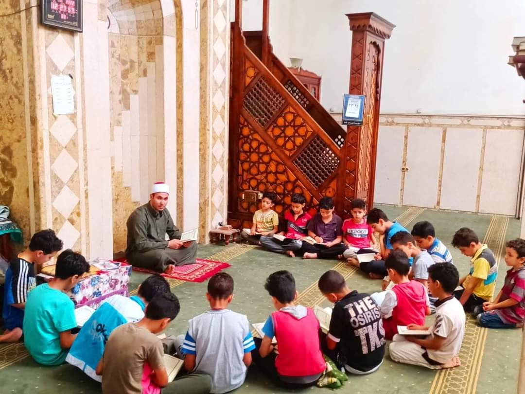 المساجد تحتضن الأطفال