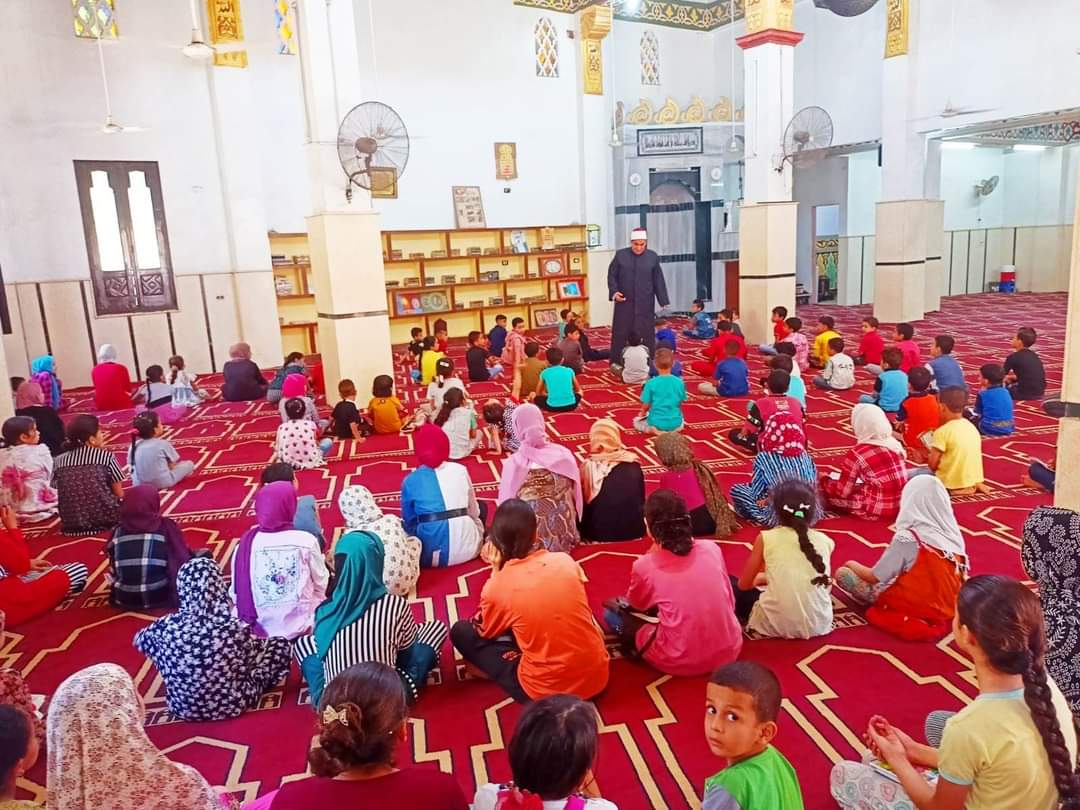 المساجد تحتضن الأطفال