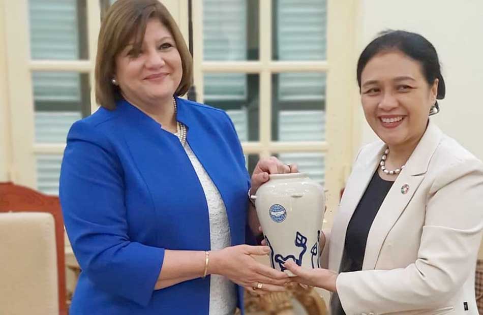 سفيرة مصر في فيتنام تلتقي رئيسة اتحاد جمعيات الصداقة الفيتنامي |صور