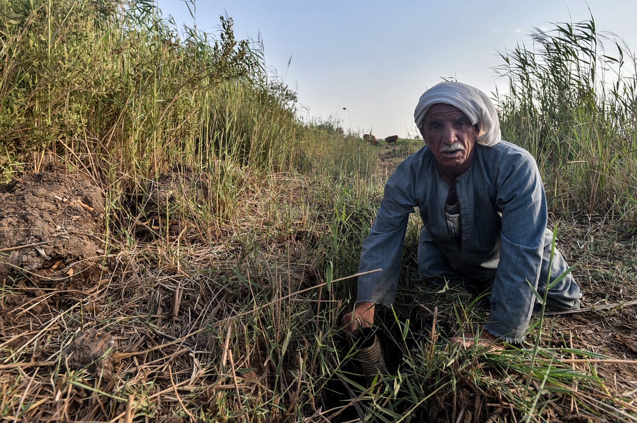مشكلة مصارف المياه تهدد الأراضي الزراعية بقرية عرب العيايدة