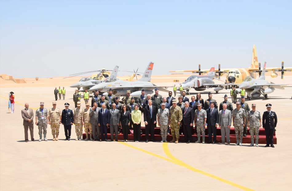  القوات الجوية تحتفل بمرور 40 عاما على هبوط أول طائرة إف 16 بمصر