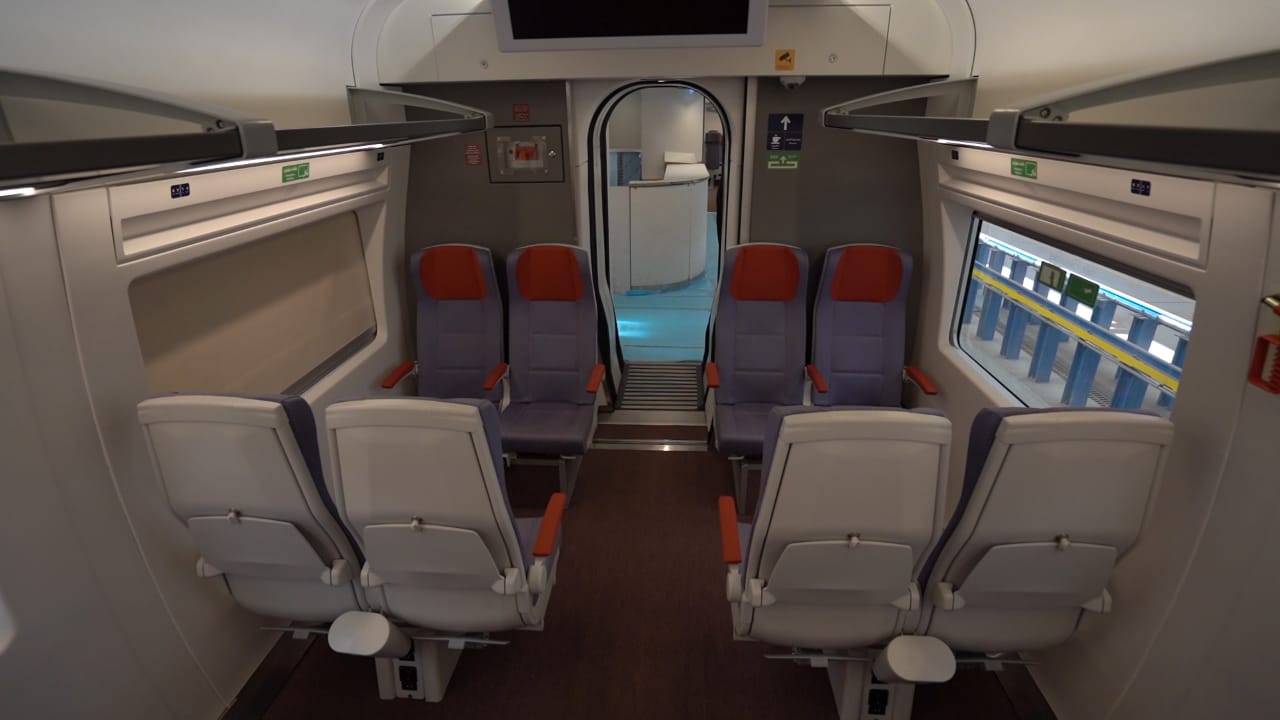 وزير النقل قطارات تالجو تتميز بتقنيات حديثة متطورة وستقدم أعلى مستويات الخدمة للركاب | صور