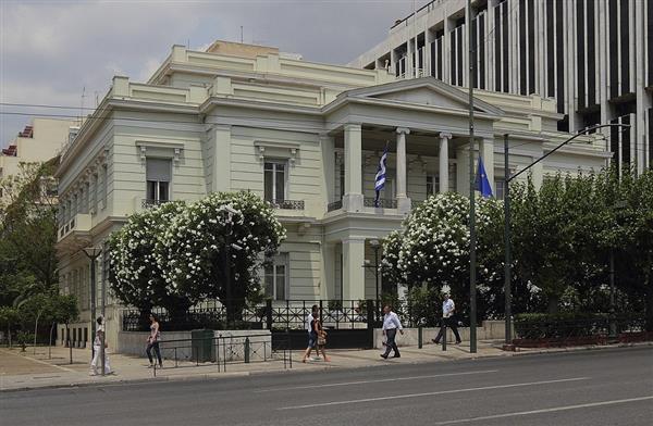 أثينا تنتقد القرار الروسي بطرد دبلوماسيين يونانيين