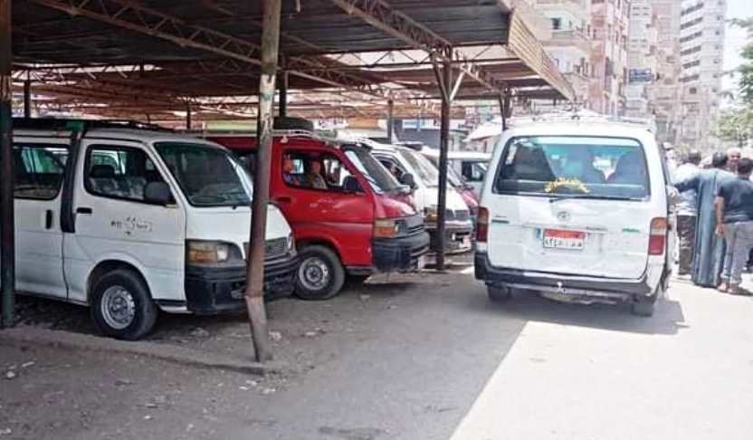 نقل موقف سيارات الأجرة القديم بجرجا لإنشاء سوق حضري جديد |صور - بوابة  الأهرام