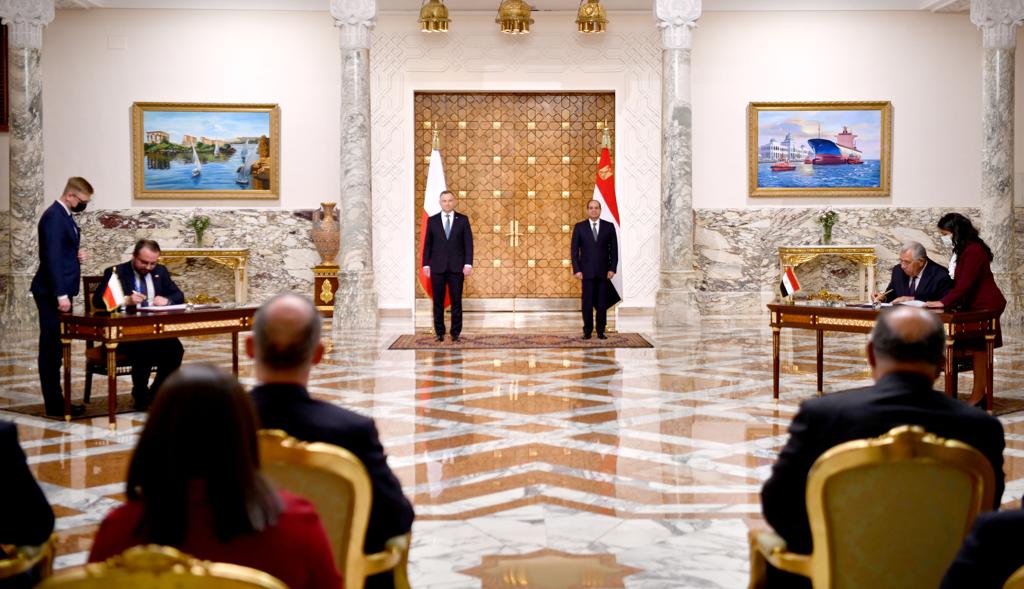 الرئيس السيسي ونظيره البولندى خلال مراسم توقيع الاتفاقيات