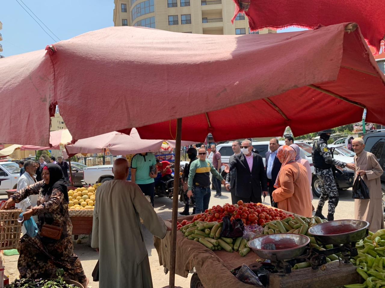  محافظ كفر الشيخ يقود حملة لإزالة الإشغالات 