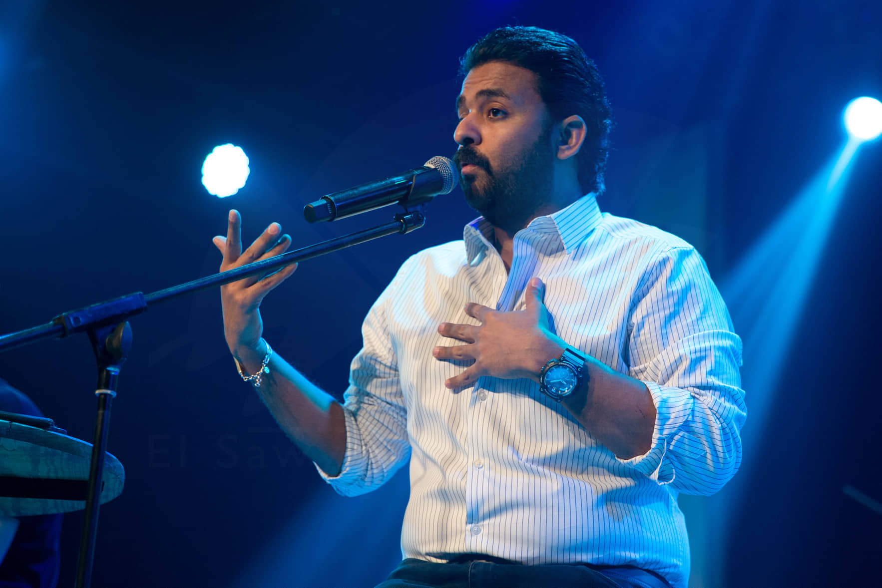  الشاعر عمرو حسن في حفل ساقية عبدالمنعم الصاوى