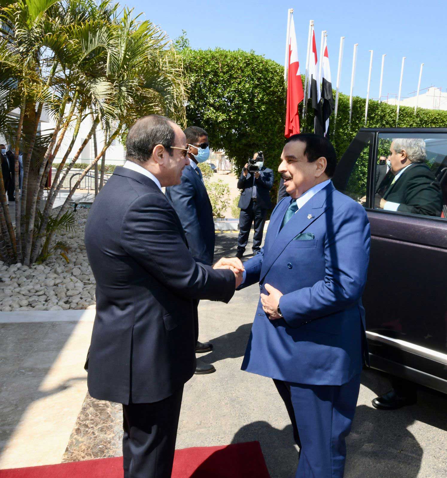 استقبال الرئيس السيسي لملك البحرين بشرم الشيخ