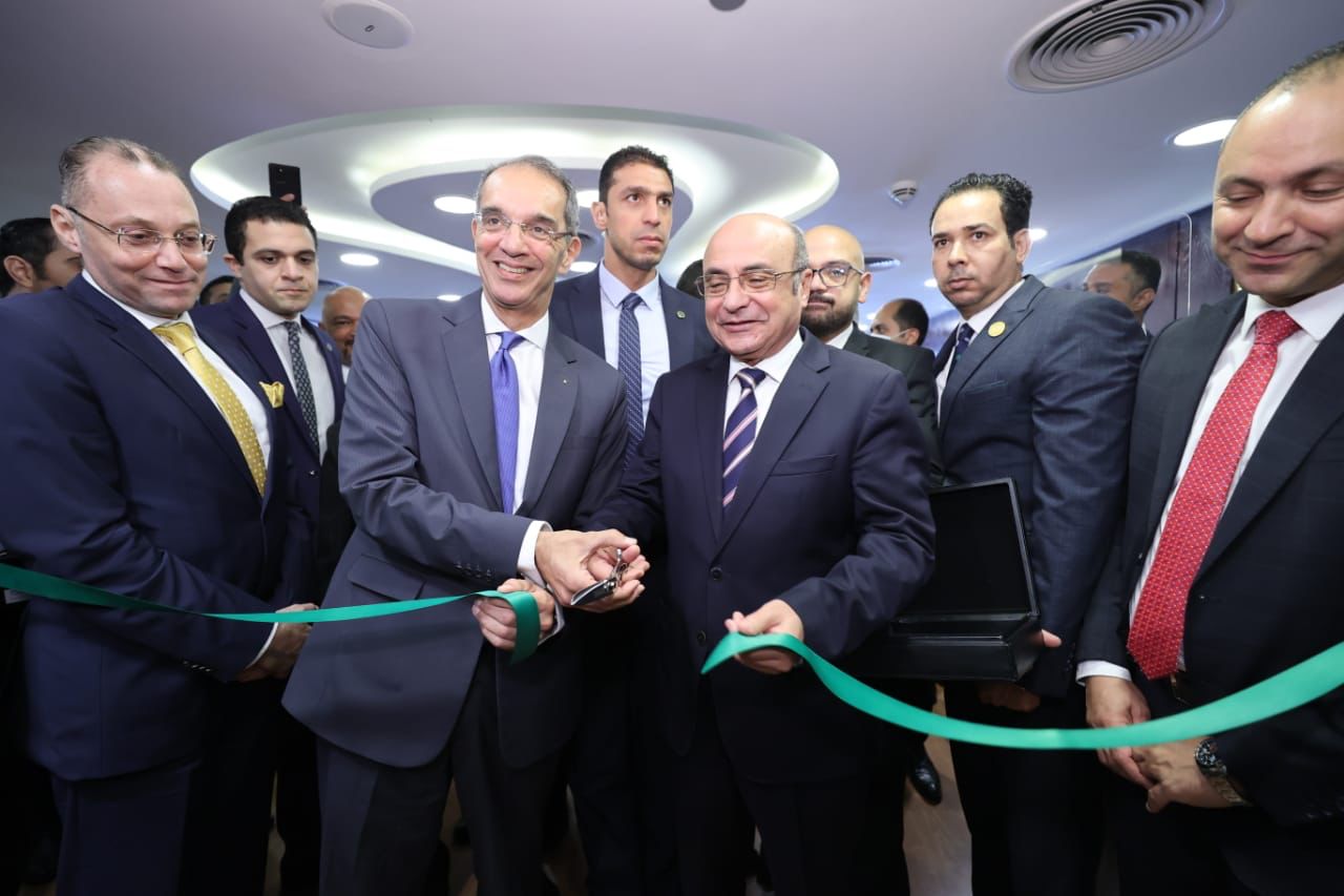 افتتاح أول فرع توثيق مسائي داخل فرع  اتصالات مصر 