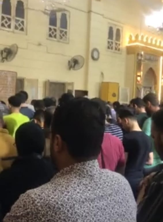 وصول جثمان  نيرة  طالبة جامعة المنصورة إلى مسجد الروضة بالمحلة