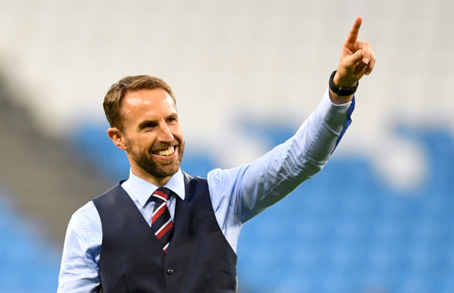 لاعبو المنتخب الإنجليزي يعتزمون الجثو على الركبة قبل مواجهة إيران في كأس العالم