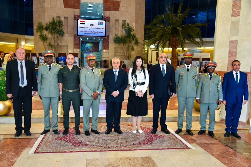 رئيس ;العربية للتصنيع; يبحث مع أمين وزارة الدفاع بالكونغو الديمقراطية تعزيز التعاون | صور