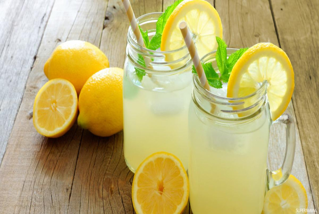 هكذا يمكن أن يؤثر عصير الليمون بشكل إيجابي على الجسم