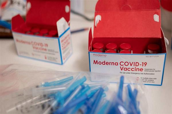 لجنة صحية أمريكية توافق على تطعيم الأطفال والمراهقين بلقاح مودرنا