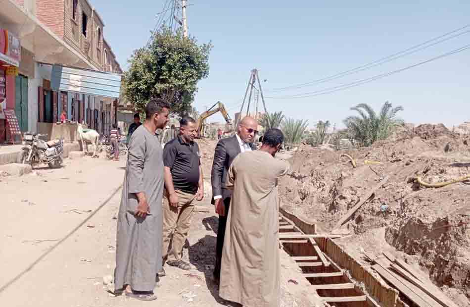 بعد  يومًا من الإغلاق إعادة فتح طريق ;الميات; في دشنا بقنا