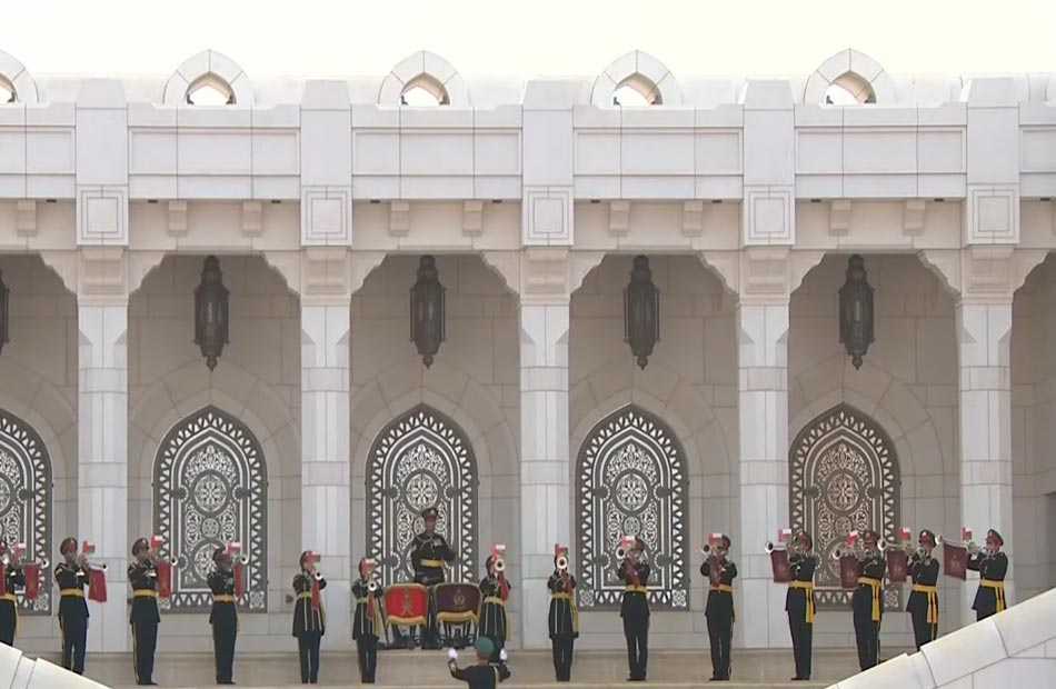 مراسم استقبال رسمية للرئيس السيسي فور وصوله سلطنة عمان 