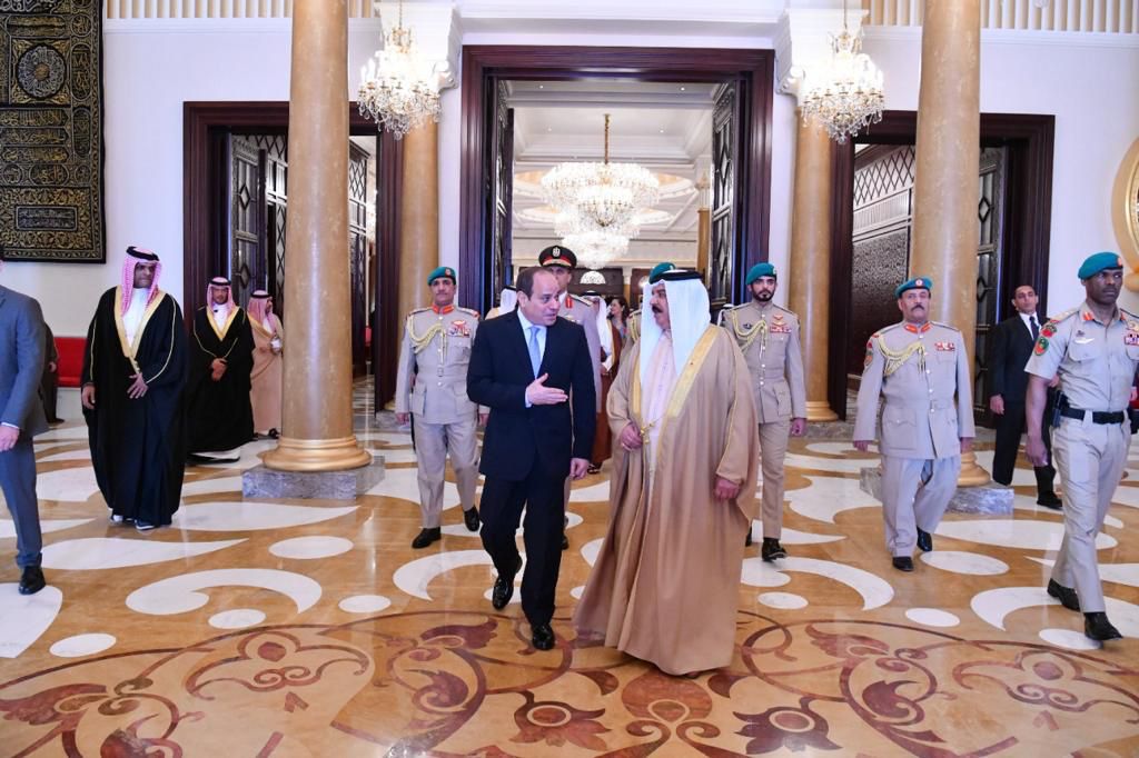 المتحدث الرئاسي ينشر صور لقاء ومباحثات الرئيس السيسي وملك البحرين وتوقيع اتفاقيات بين البلدين|صور 