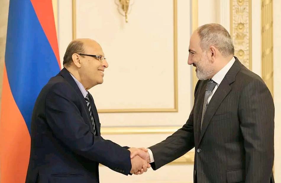 رئيس الوزراء الأرميني يتلقى دعوة من الرئيس السيسي للمشاركة في قمة قادة العالم |صور