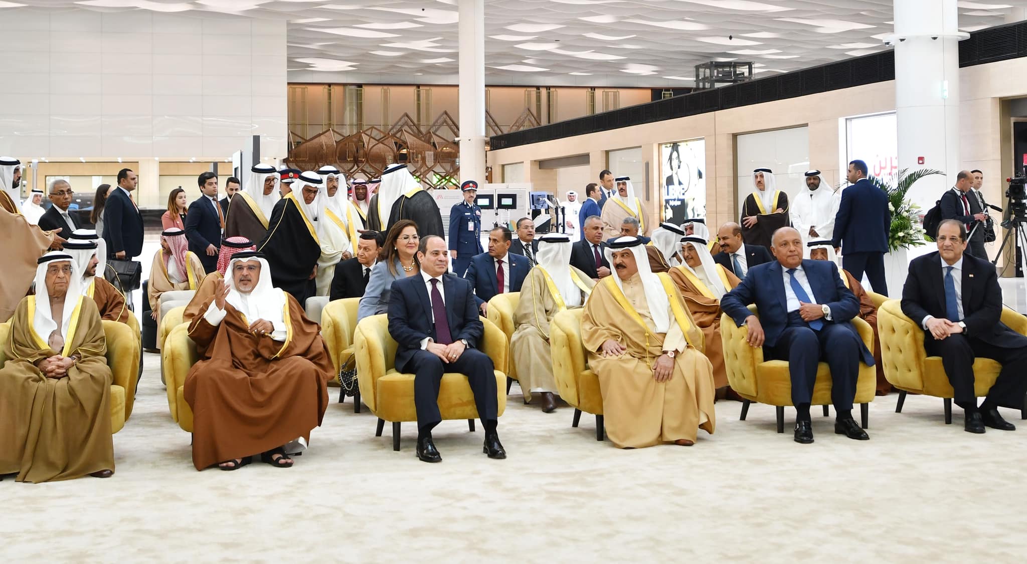 مشاركة الرئيس السيسي في افتتاح المبنى الجديد بمطار البحرين الدولي 