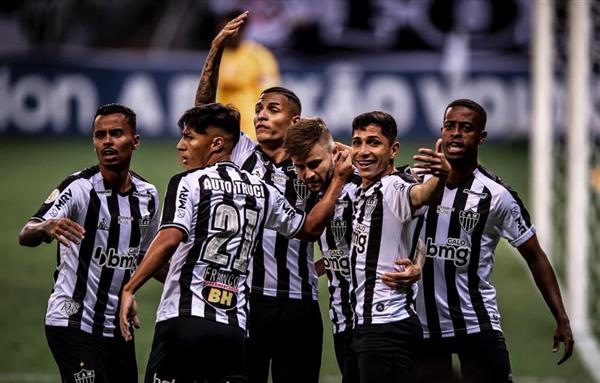 الدوري البرازيلي أتلتيكو مينيرو يقاسم بالميراس الصدارة