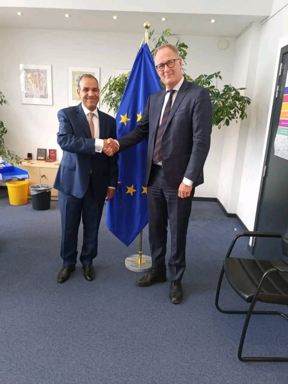  سفير مصر في بروكسل يبحث سبل تعزيز التعاون في مجالات التوظيف بالمفوضية الأوروبية 