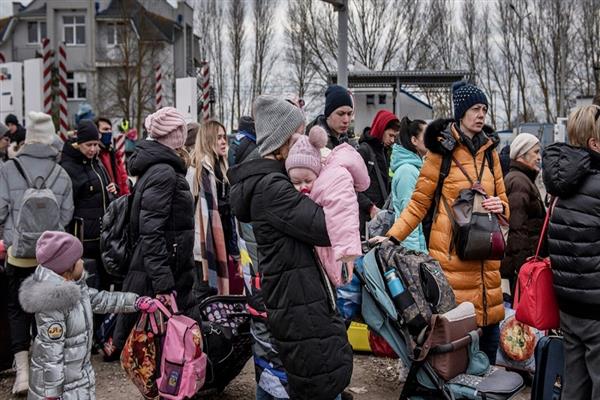 بولندا ارتفاع عدد اللاجئين الفارين من أوكرانيا لـ  ملايين و ألف شخص