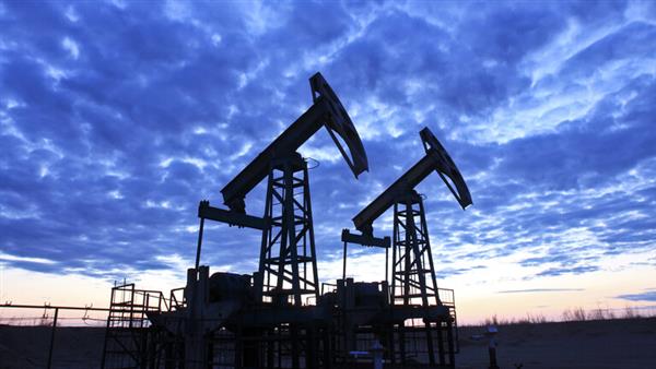 انخفاض أسعار النفط وارتفاع أسعار الغاز اليوم 