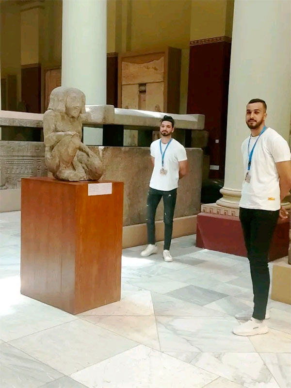 خدمة إرشادية مجانية للزائرين المصريين بالمتحف المصري