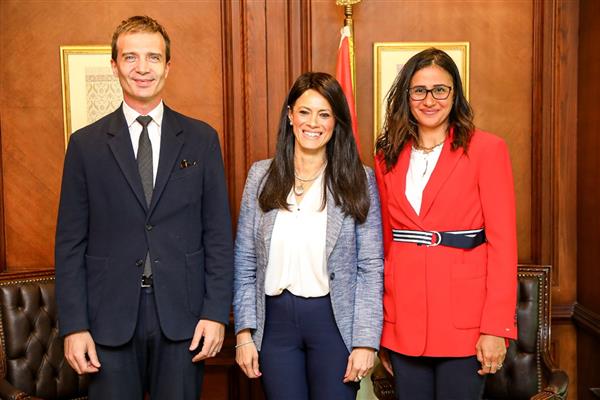 وزيرة التعاون الدولي تلتقي مدير الوكالة الفرنسية في مصر