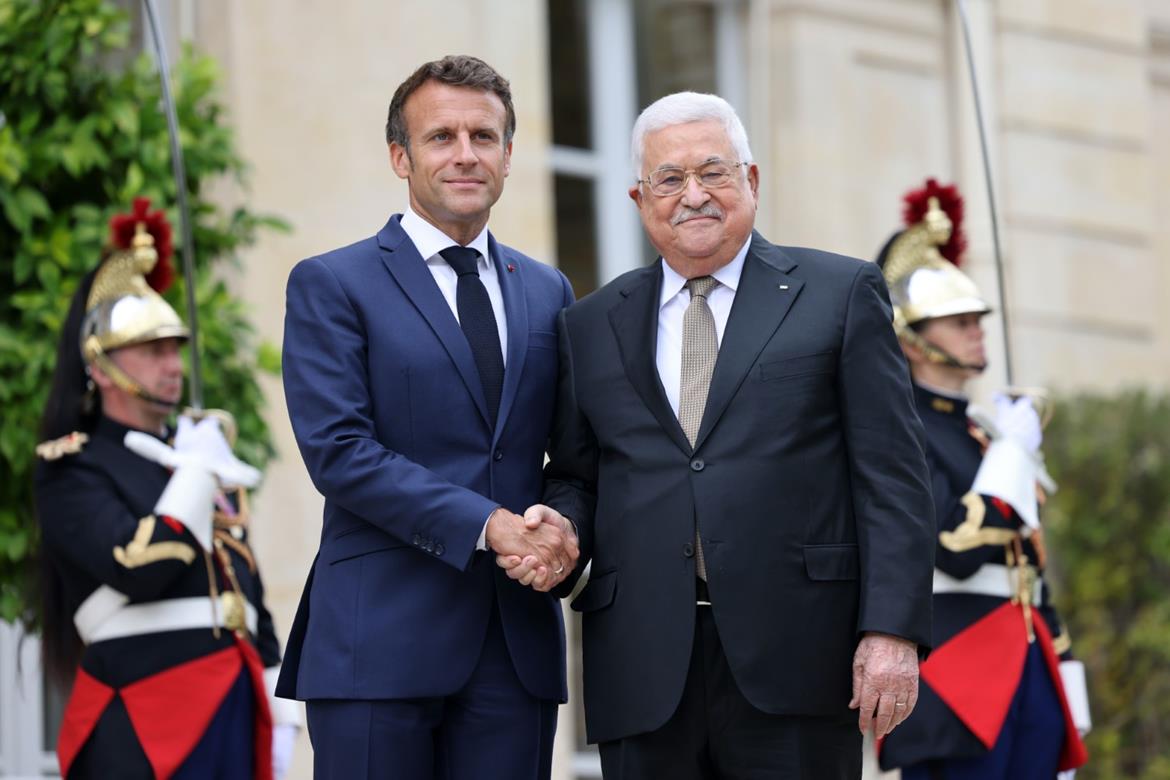 الرئيس الفرنسي و الفلسطيني 