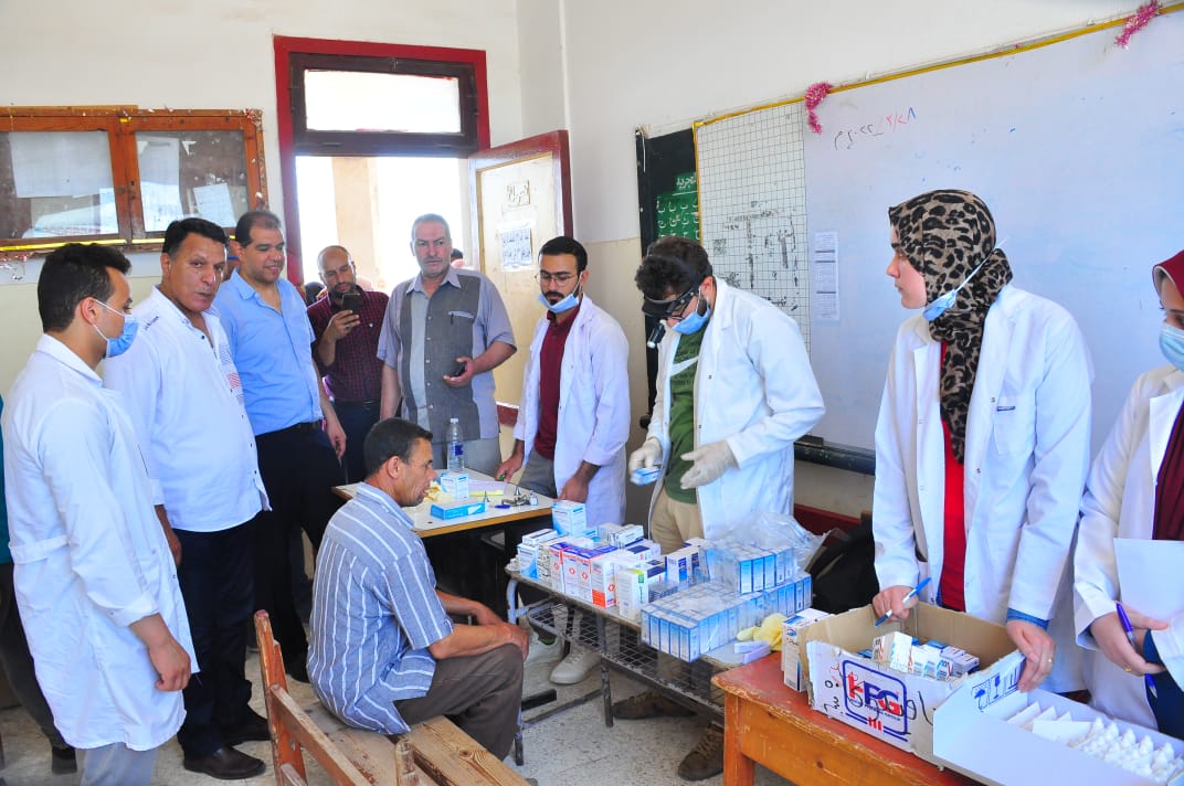 قافلة جامعة كفرالشيخ الطبية ضمن مبادرة حياة كريمة بقرية الشمارقة
