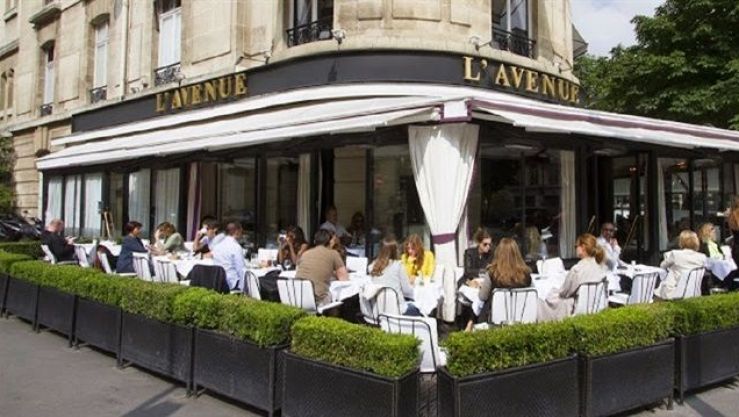 Un restaurant français refuse d’accepter trois femmes noires