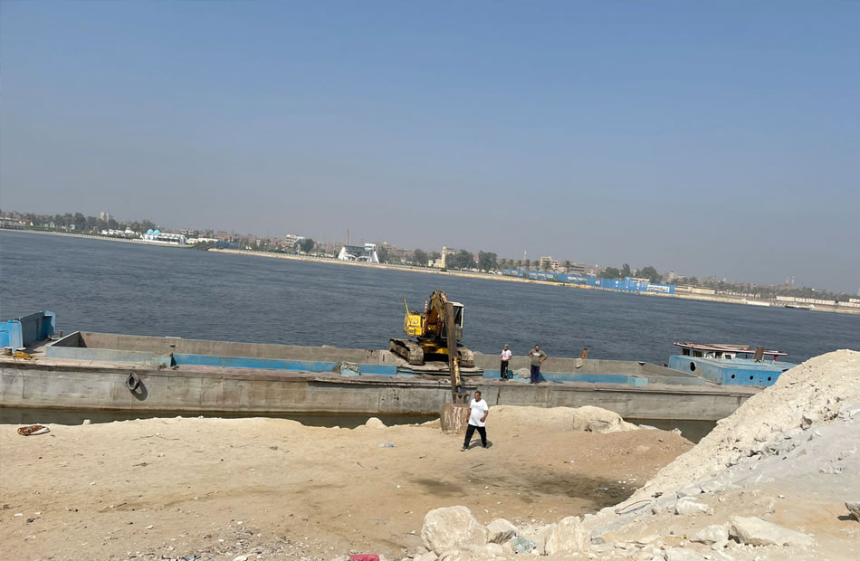  إزالة تعديات على ١٣ ألف متر مربع من أراضي طرح النهر في حي طرة | صور وفيديو