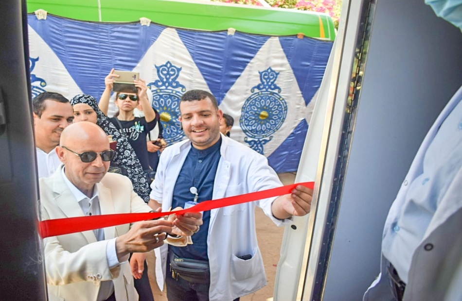 افتتاح عيادة الرمد ومناظير الجهاز الهضمي بالقوافل العلاجية في كفر موسي عمران بالشرقية | صور 