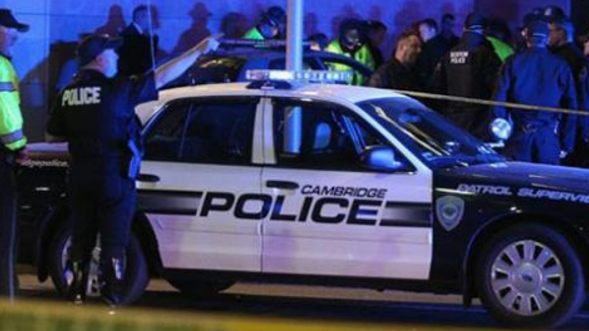 الشرطة الأمريكية سائق يصدم بسيارته حاجزًا قرب مقر الكونجرس ويطلق النار في الهواء ثم ينتحر