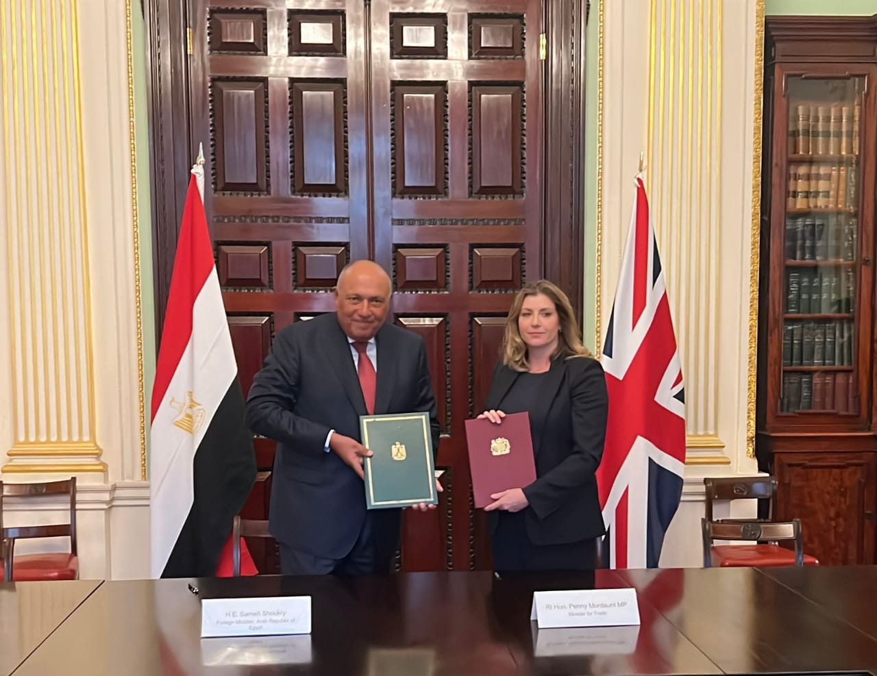 وزيرا خارجية مصر وبريطانيا يوقعان أول قرار لمجلس المشاركة بين مصر والمملكة المتحدة