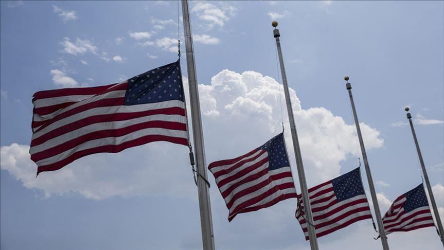 الرئيس الأمريكي يأمر بتنكيس الأعلام حتى غروب شمس  يوليو حدادا على ضحايا هجوم شيكاغو