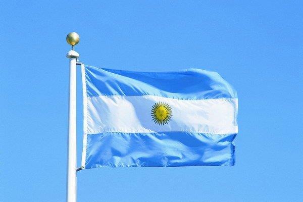  الأرجنتين تنفذ إعادة جدولة تاريخية لديون بالعملة المحلية 