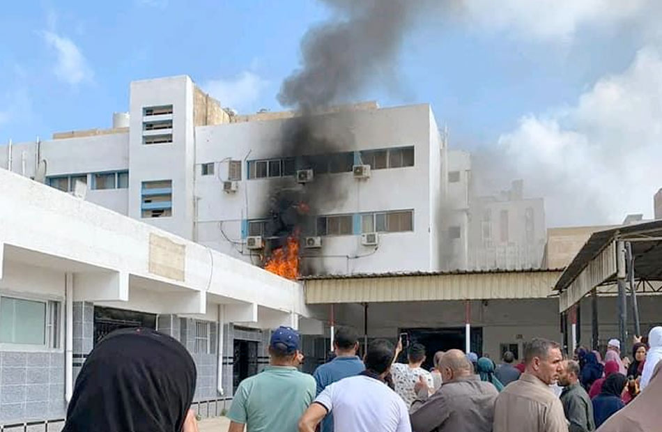 محافظ كفر الشيخ يتابع حريقًا بالمستشفى العام بسبب ماس كهربائي ونقل  حالة من العناية المركزة | صور  