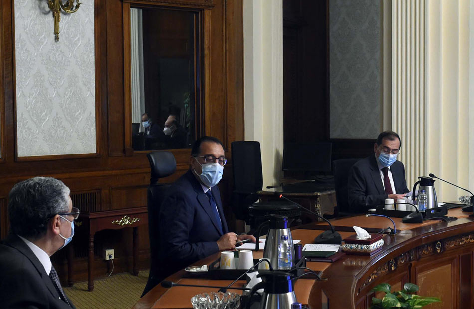 رئيس الوزراء يتابع تنفيذ تكليفات الرئيس بتعظيم القيمة المضافة للخامات والثروات التعدينية المصرية