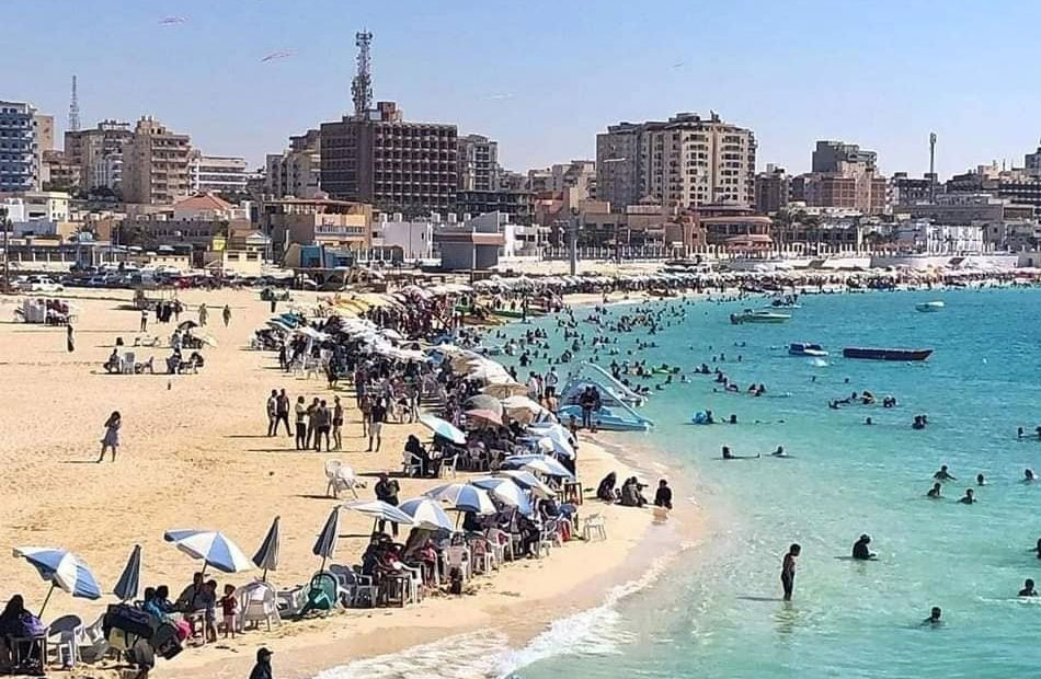 شواطئ مرسى مطروح تعرف على أهم ما يناسب أسرتك في المصيف |صور