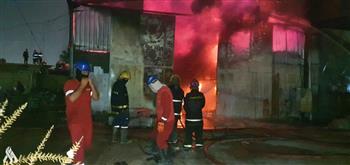   إخماد حريق اندلع داخل  مخازن تجارية جنوب شرق بغداد