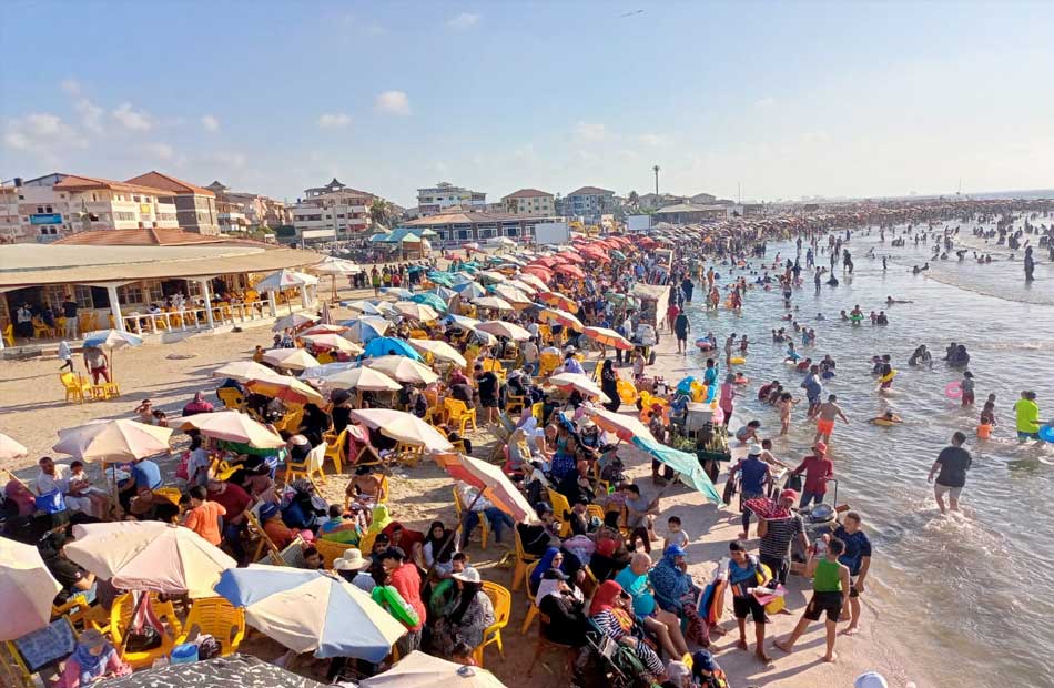 إنقاذ  حالة من الغرق على شواطئ رأس البر خلال عطلة نهاية الأسبوع 