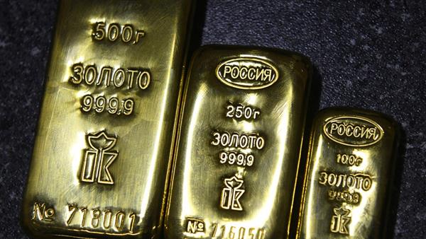 أسعار الذهب حول العالم تتراجع مع ارتفاع الدولار