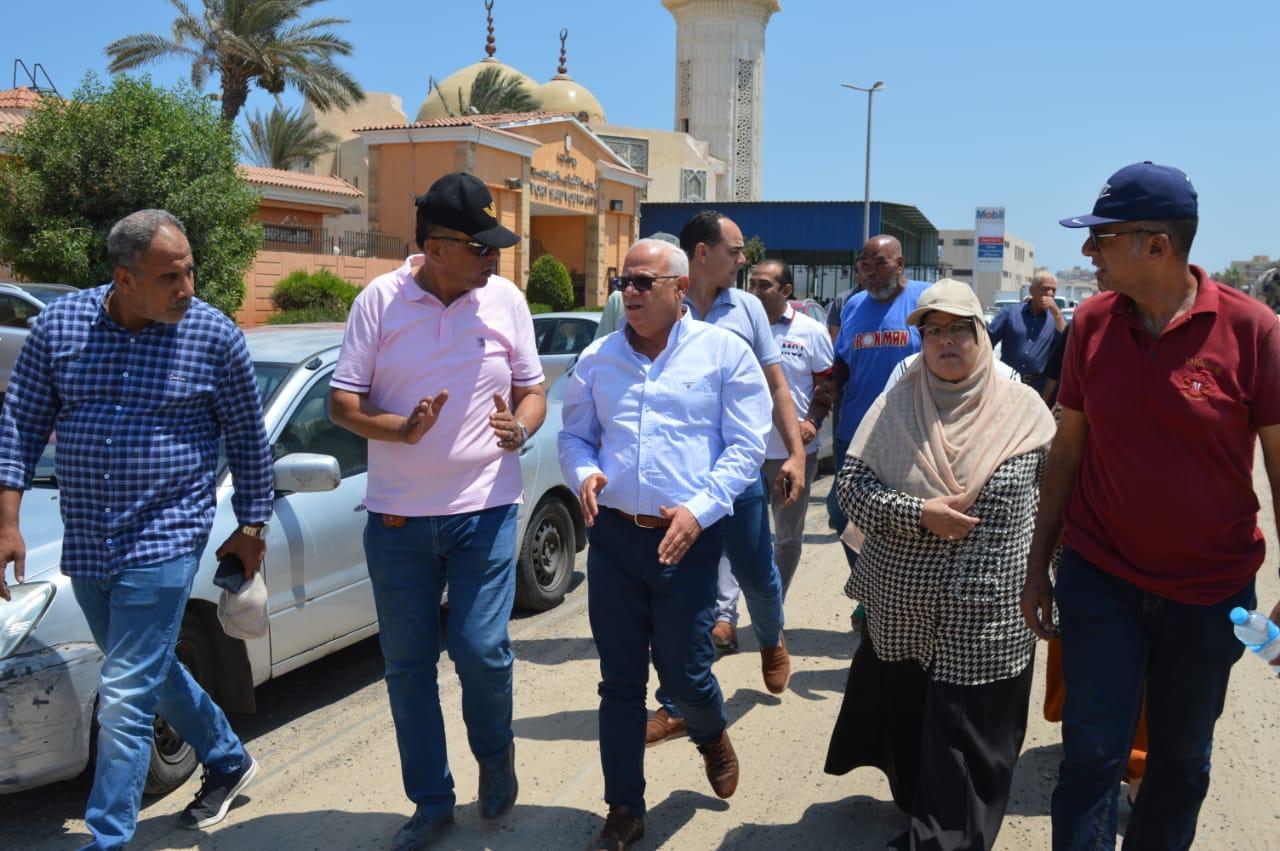 محافظ بورسعيد يتفقد أعمال تطوير ورفع كفاءة شارع  يوليو | صور 