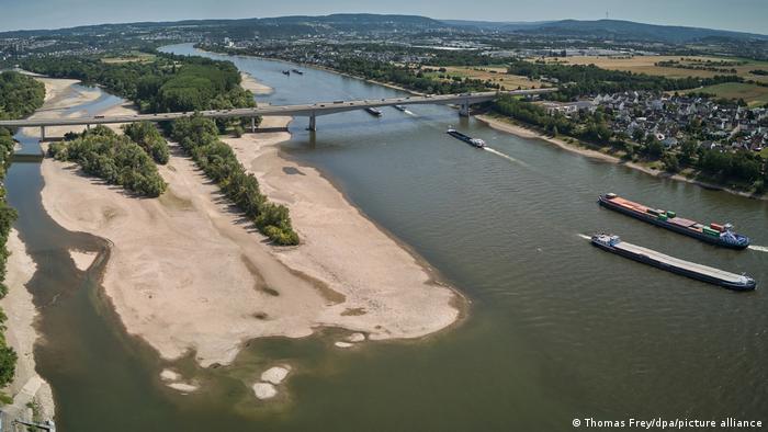 استمرار انخفاض مستويات المياه في نهر الراين بسبب جفاف الطقس في ألمانيا 