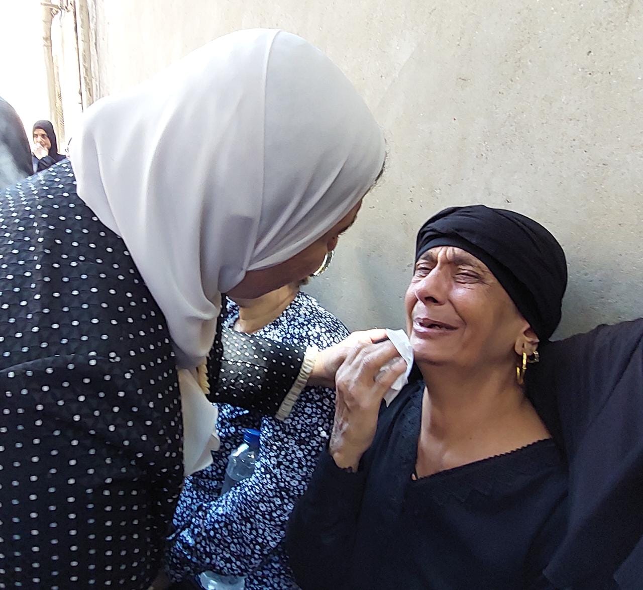 وزيرة التضامن تقدم التعازي لأسر ضحايا كنيسة أبو سيفين وتطمئن على المصابين 