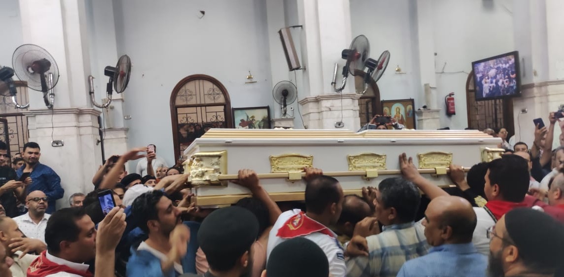 وصول جثامين ضحايا حادث كنيسة أبوسيفين تمهيدًا لصلاة الجنازة عليهم 