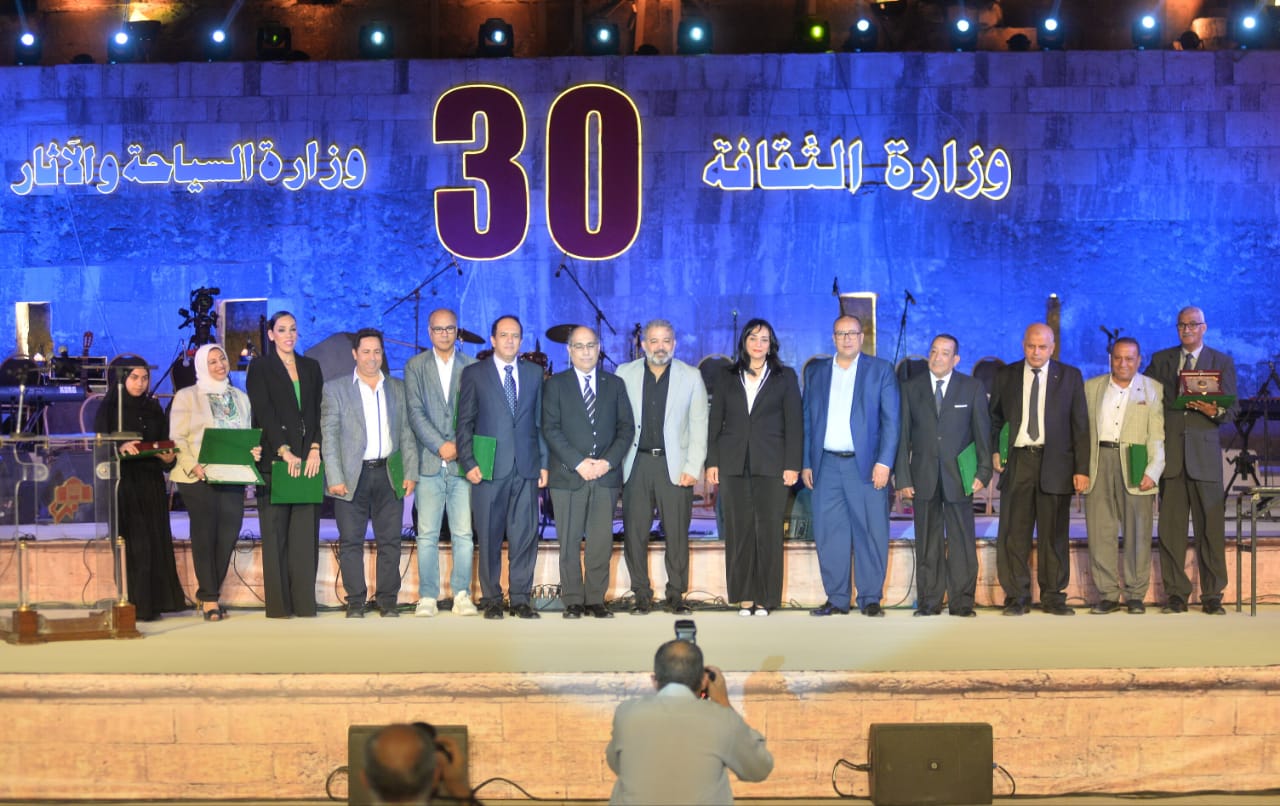 رئيس الأوبرا ونائب وزير السياحة يكرمان  مبدعين في افتتاح مهرجان قلعة صلاح الدين | صور